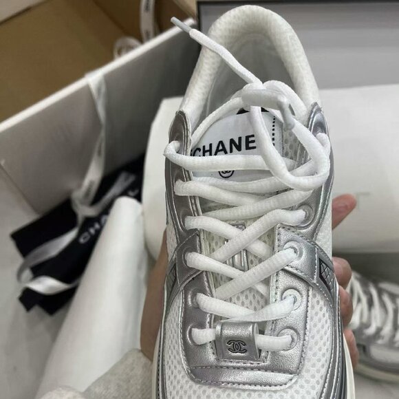 Chanel casual sneakers for women - Picture 2 of 5
